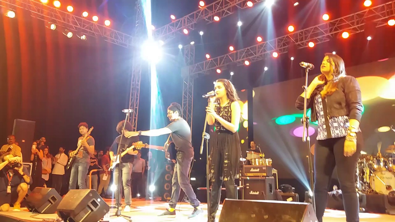 Shraddha kapoor at rock on 2 concert 
