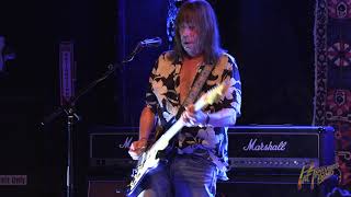 PAT TRAVERS - CRASH AND BURN sample