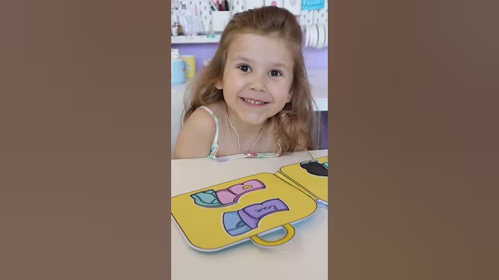 Making a new paper craft with my daughter
