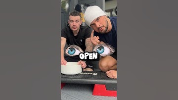 A drill for keeping your eyes open?🤷🏻‍♂️👀 #boxing #boxeo #tutorial #boxingtraining #viral #shorts