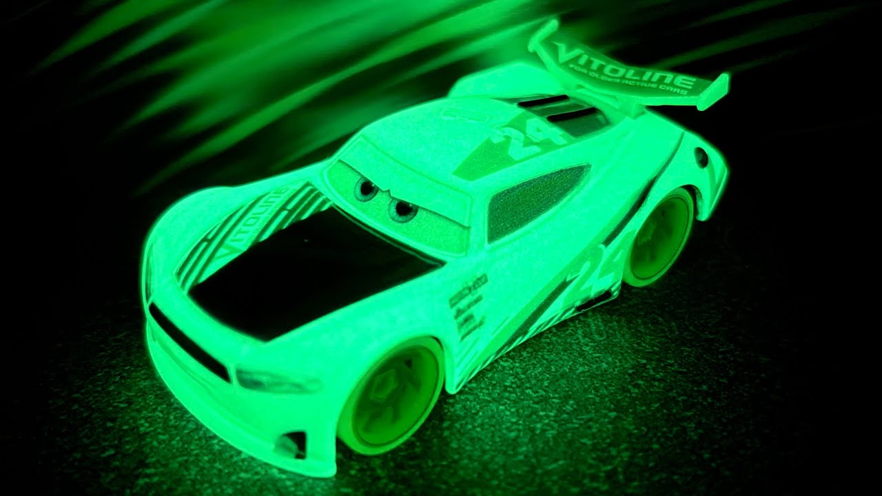 Mattel Disney•Pixar Cars Glow Racers Chase Racelott Die-Cast Review ...