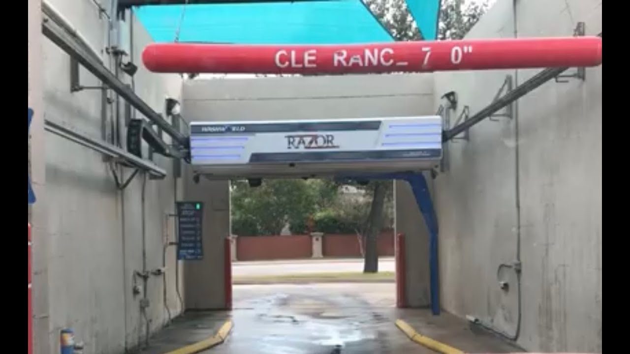 Washworld Razor with PDQ LaserDri Dryers at Thousand Oaks Car Wash in