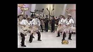 Video thumbnail of "TUCUMANOS danza con el BALLET FOLKLORICO ALTIPLANO de Arnaldo Uribe Peru"