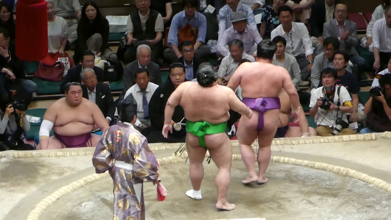 Chiyomaru (7-6) - Yoshikaze (4-9) , Sumo : Natsubasho '19