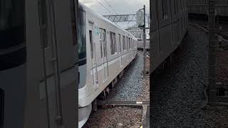 本日の東武スカイツリーライン　西新井駅　東京メトロ8106F 急行　南栗橋行・東京メトロ13025 F 普通　竹ノ塚行　同時入線