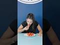 Most STRAWBERRIES eaten in one minute ????