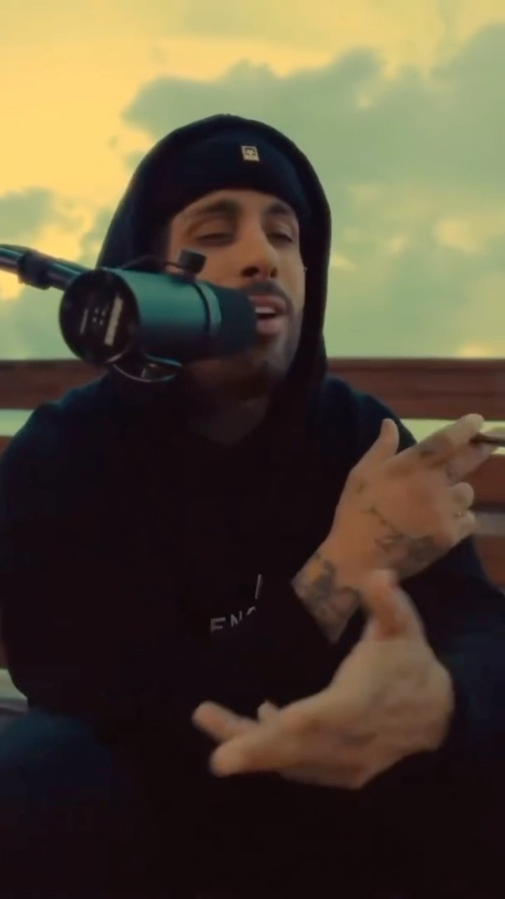 Estás con alguien más pero soy yo quien te pone a dormir…?Mi gente ya escucharon Insonmio acústico?