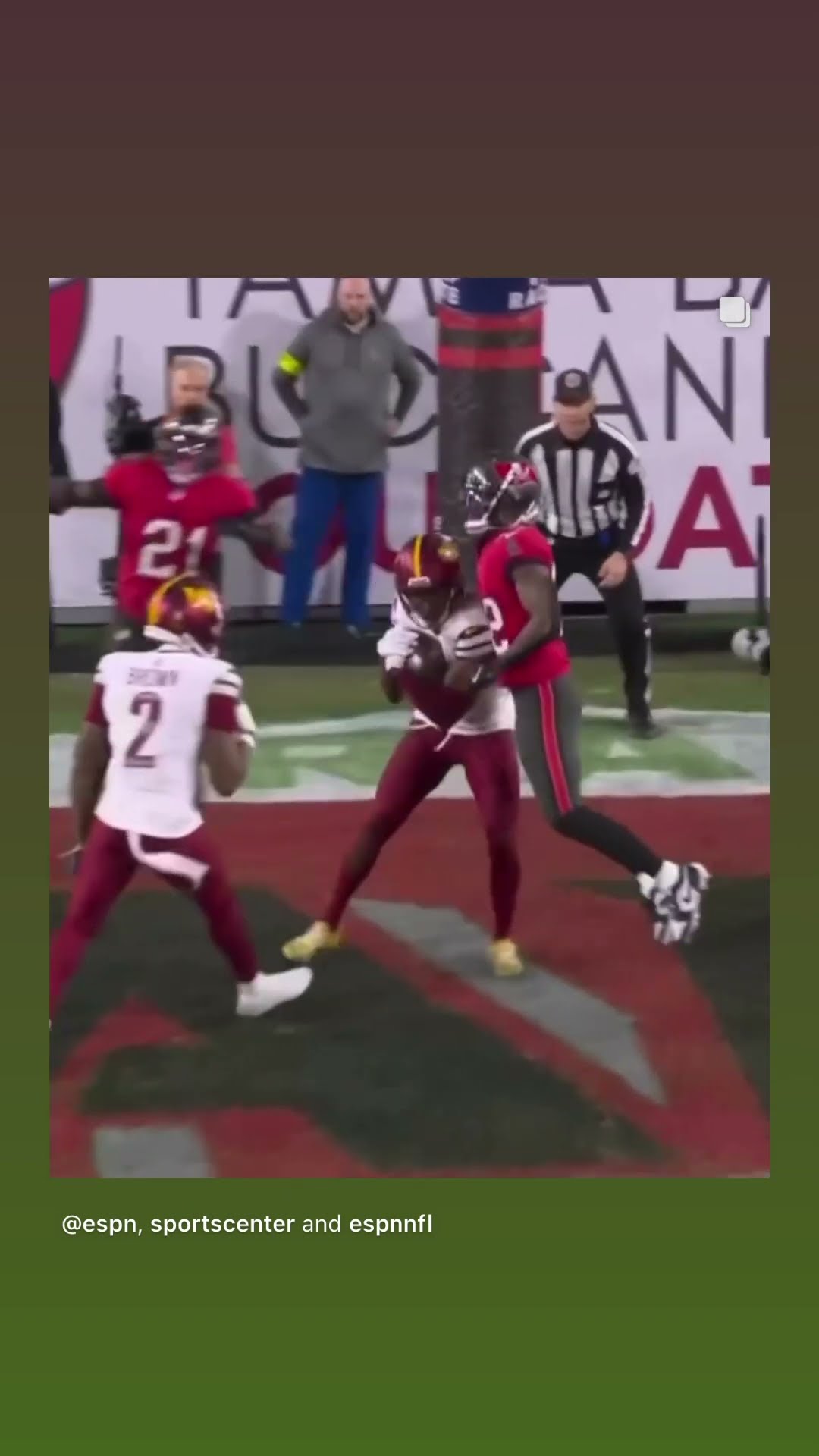 Clutch TD #hoodnews #commanders #jaydendaniels #terrymclaurin #td #football #omg #how #wow #NFL #wtf