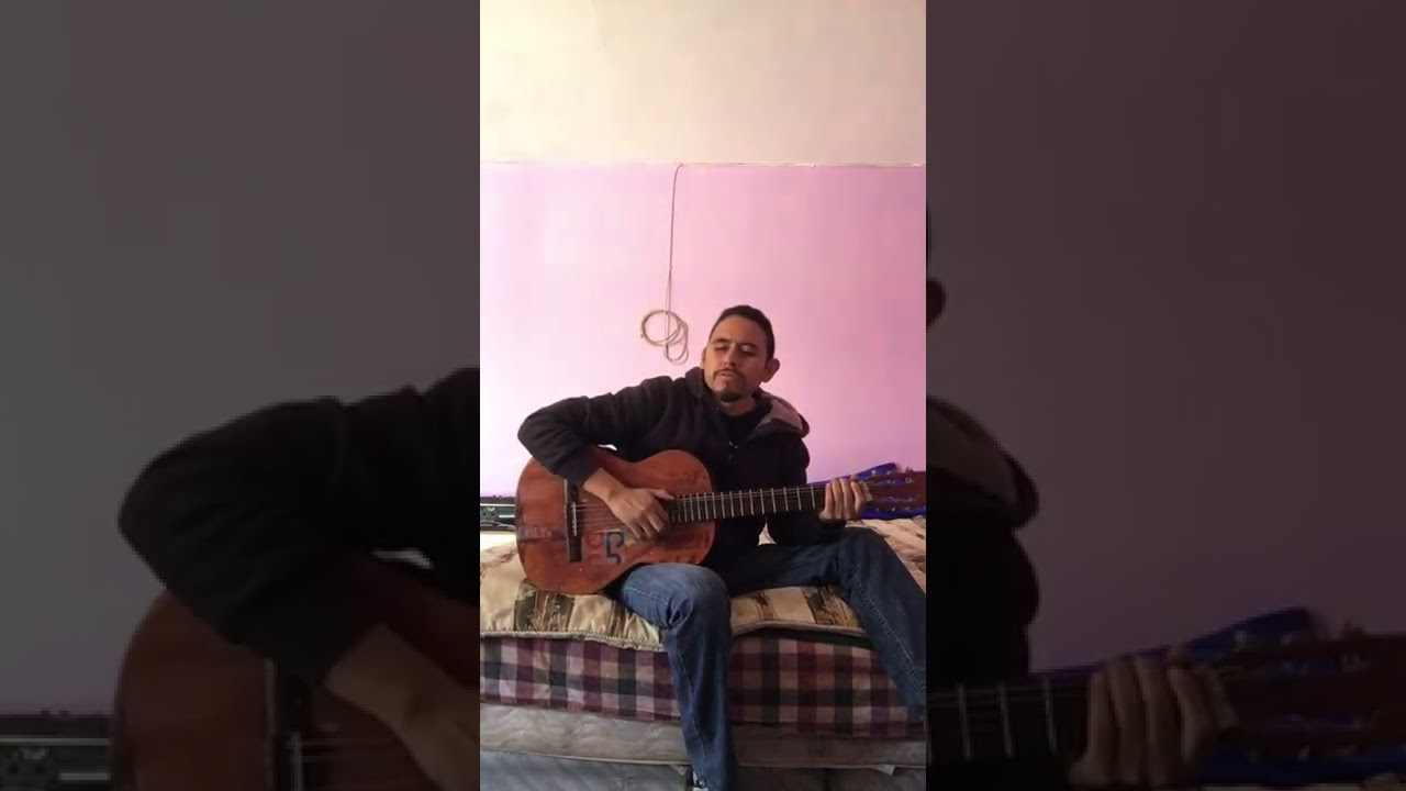 Tutorial cómo tocar Santa Lucía acordes - YouTube