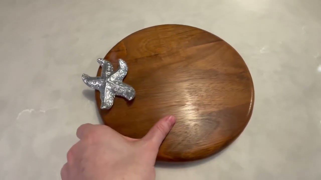 Beatriz Ball Ocean Starfish 10 Round Cutting Board, Beautiful gift, keepsake