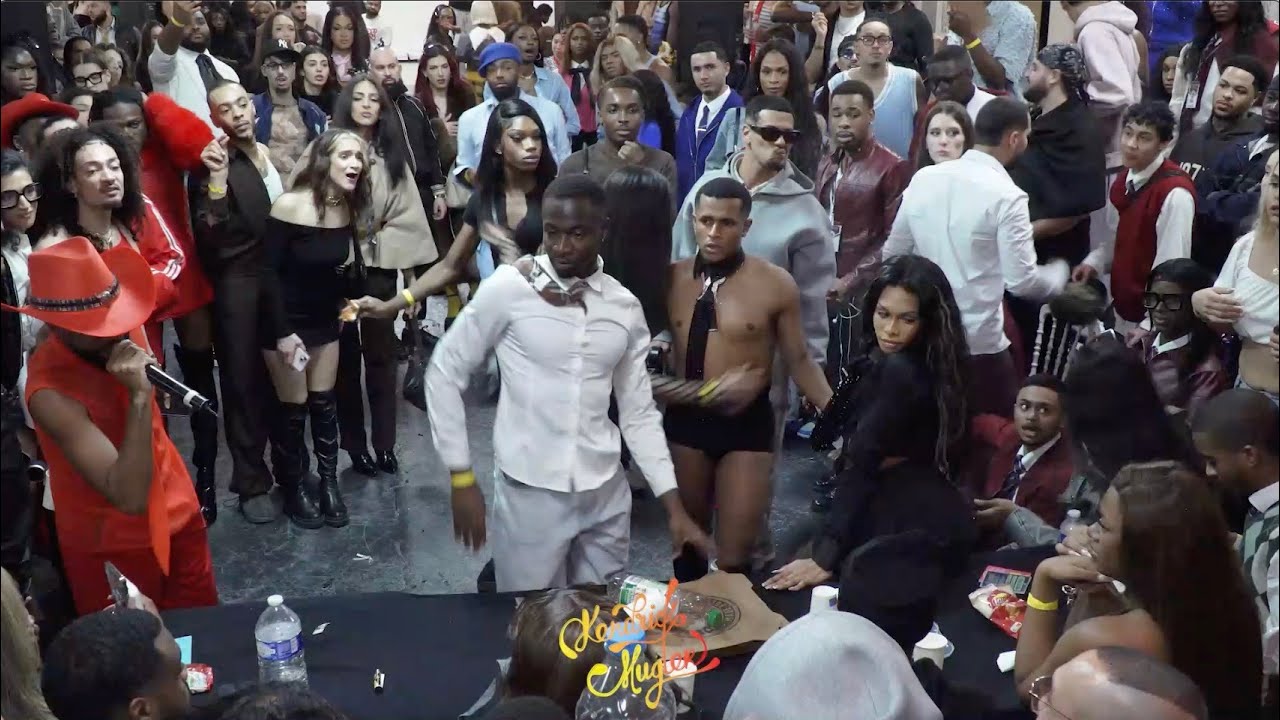 TRIPLE TROUBLE PERFORMANCE 50 SHADES OF TIE KIKI BALL