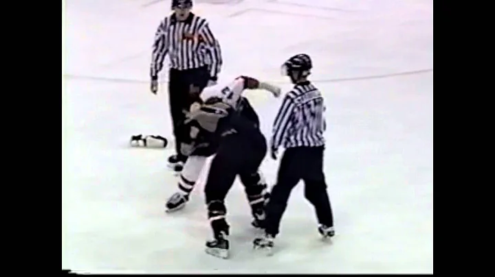 Thomas Bellemare vs  Colby MacIntyre LHJMQ 24 11 02