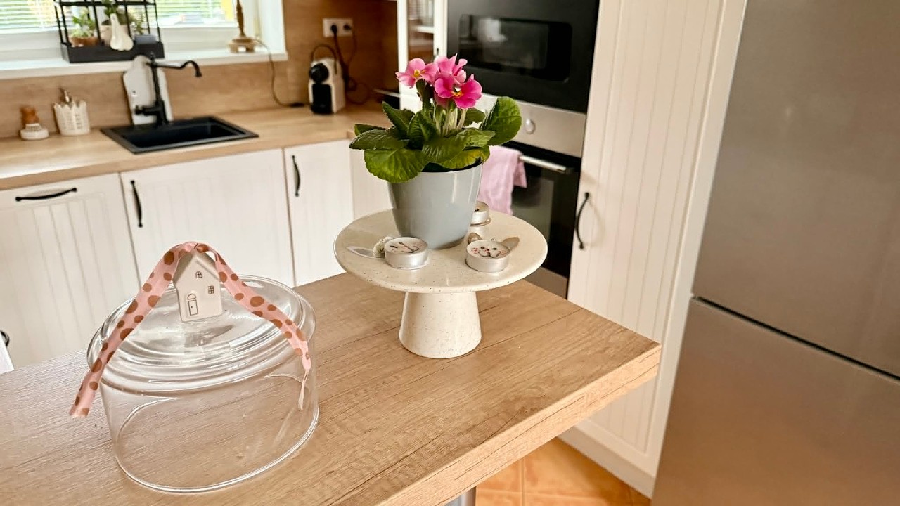 VŠEDNÍ DEN, ALE VY JSTE NEVŠEDNÍ!JEDNODUCHÝ UŠÁCI, ALE OBROVSKÉ SRDCE!