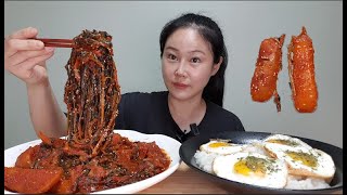 요리먹방:) 🔥매운🥵 실비파김치, 핵폭탄 총각김치🔥 푹 지져서 들기름 싸악 둘러주면 게임 끝!(ft.얼음물밥)  spciy kimchi mukbang