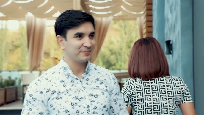 Dachada bir qiz bilan onlayn Dachada bir qiz bilan onlayn