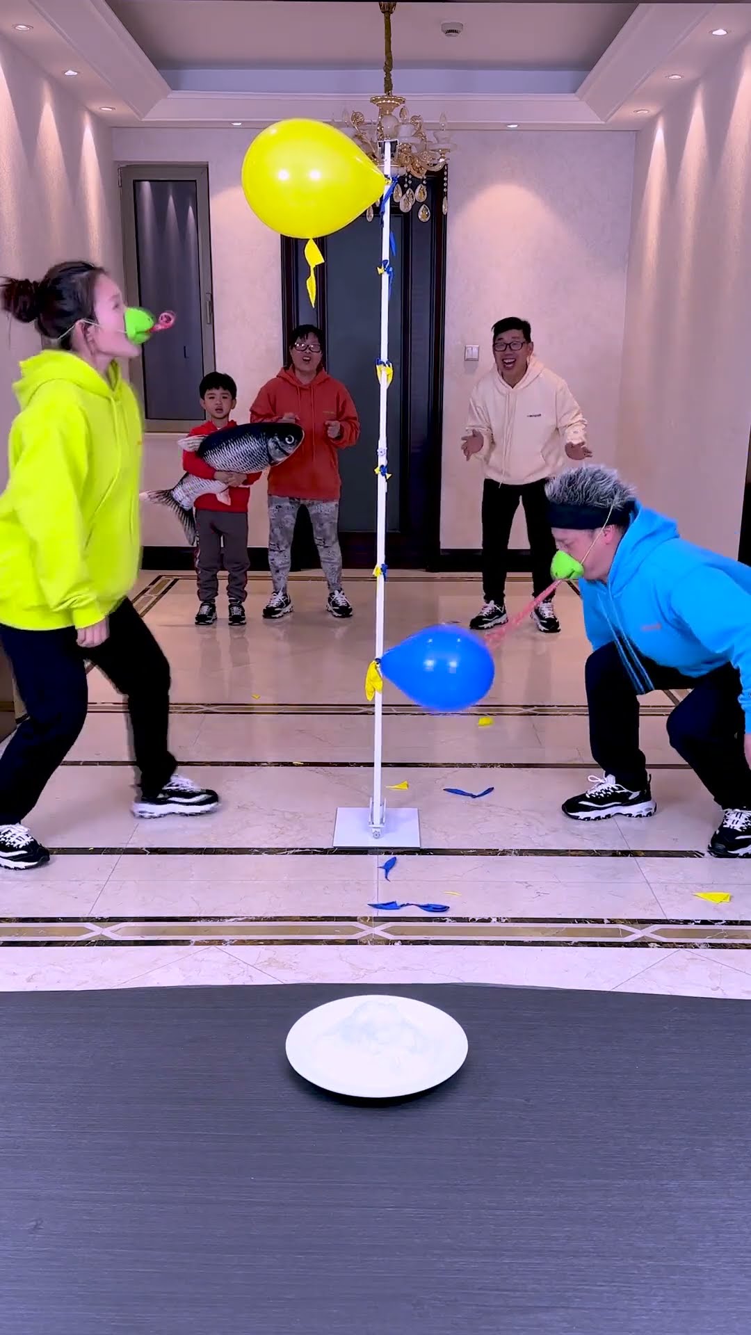 Contest Balloon Popping Challenge, So Exciting!#Funnyfamily#Partygames#Shorts#Challenge