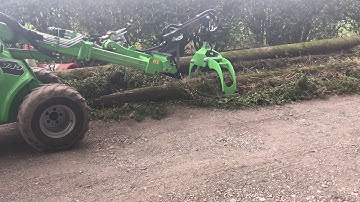 Avant 745 Wheeled Loader with rotating log pick up