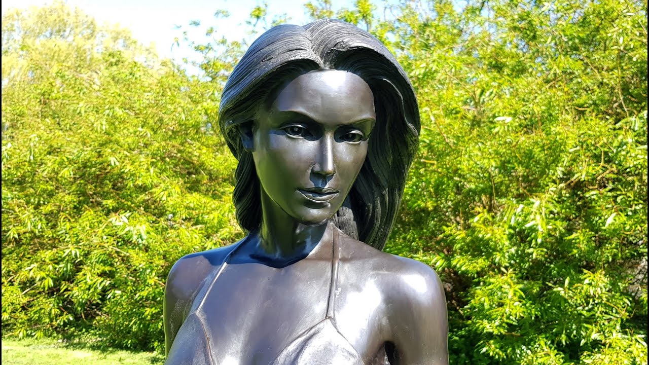 Tuinbeeld vrouw als standbeeld | Bronzen Beelden Winkel