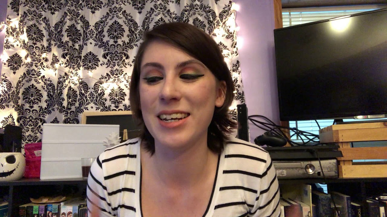 Winter 2019 Biannual Bibliothon: Challenge 4: Aesthetic OOTD