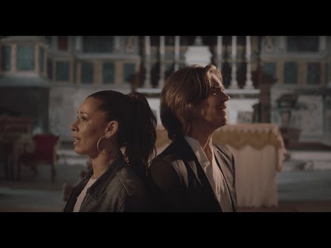 Amaury Vassili - The Prayer en duo avec Chimène Badi (Official Music Video)