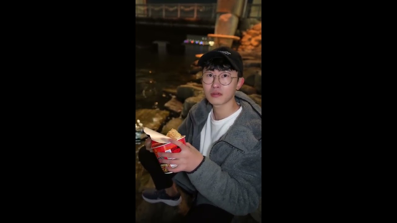 How To Eat Ramen In Korea