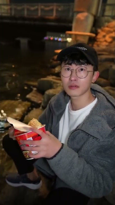 How to eat Ramen in Korea