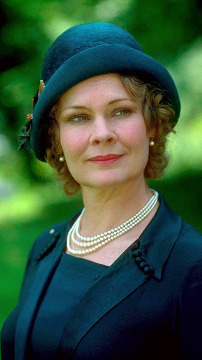 Judi Dench: 60 Second Bio