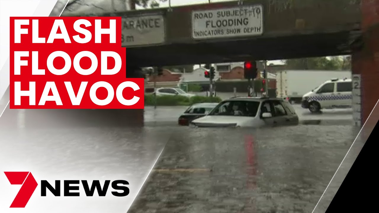 Flash flooding chaos as heavy rain swamps Melbourne | 7NEWS