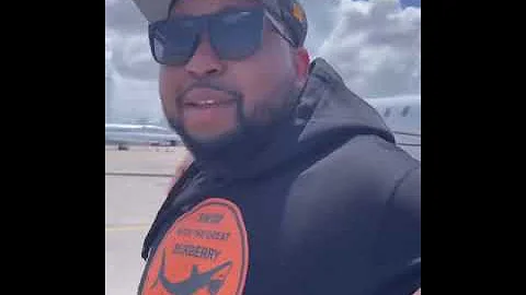 6ix9ine flights out akademiks in a private jet