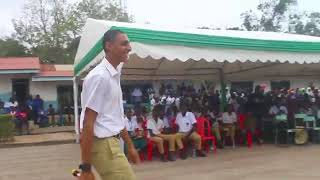 Mlete Mzungu. Vituko Vya Wanafunzi Shuleni.