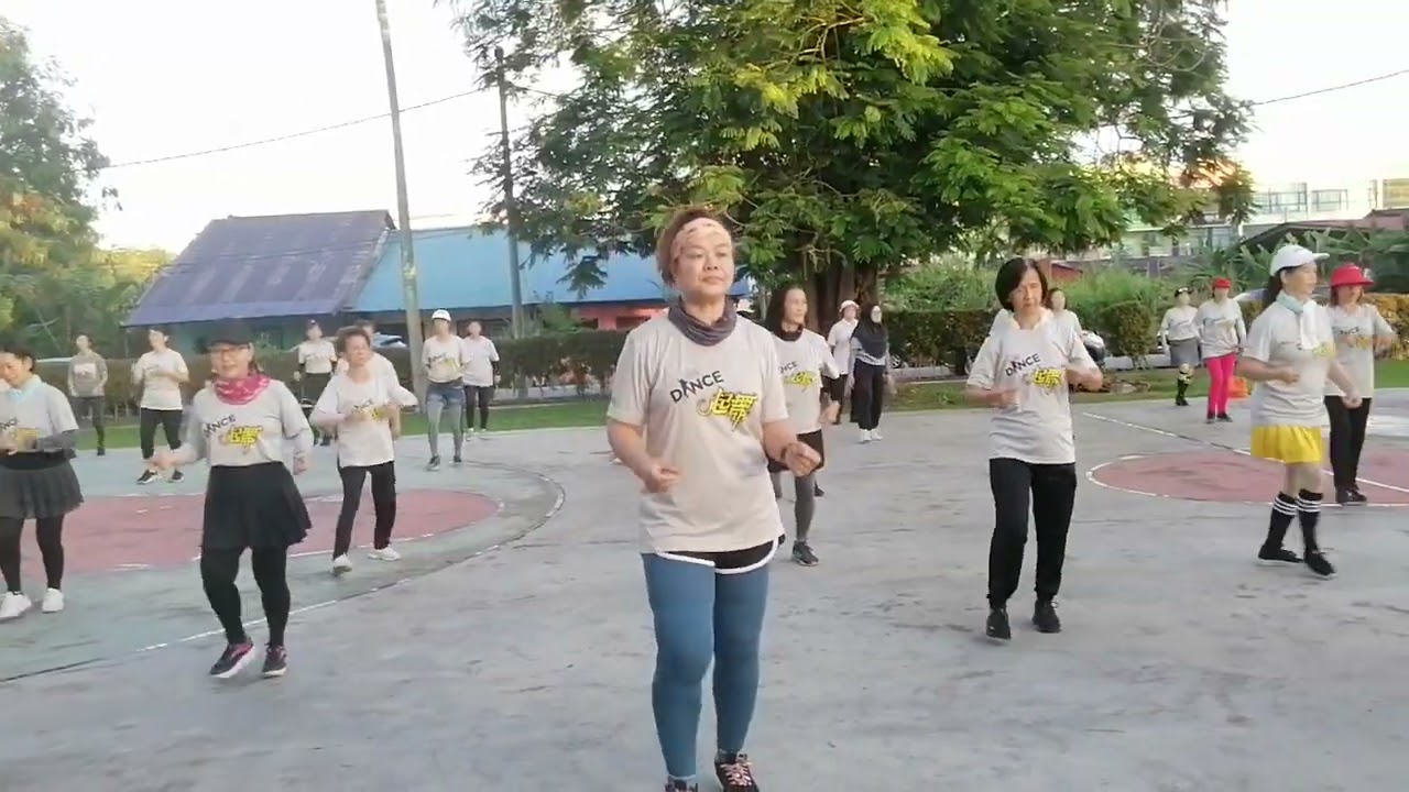 Let's Dance =Dancing queen (line dance) YouTube