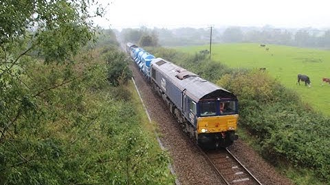 DRS 66427 leads 3S01 RHTT thorough Strumpstaw