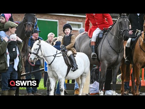 The UK's Fox Hunts turn out for Boxing day tradition | SWNS