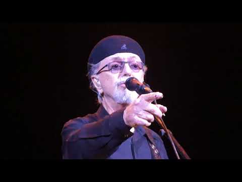 Dion - "Runaround Sue" at The Paramount Theater in Asbury Park NJ (August 5, 2018)