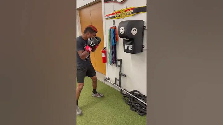 Christopher Simmons top prospect  in boxing #boxin...