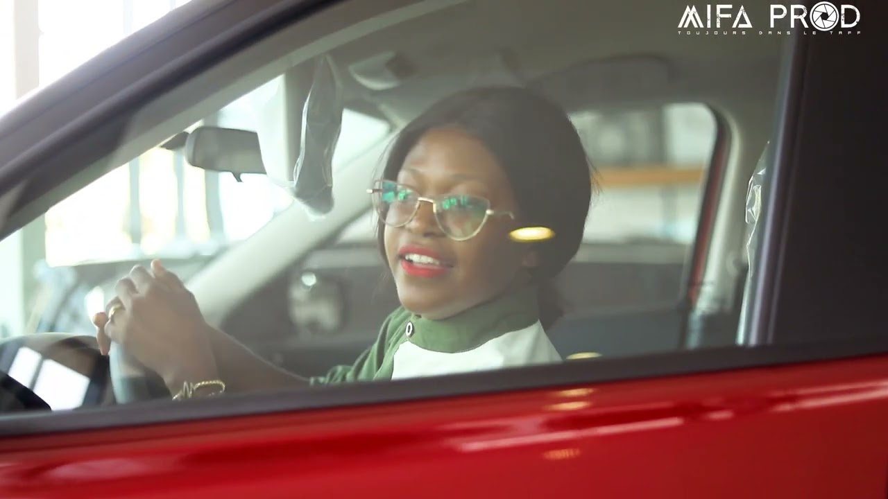 AUDE ESTHER à LUXURY CAR