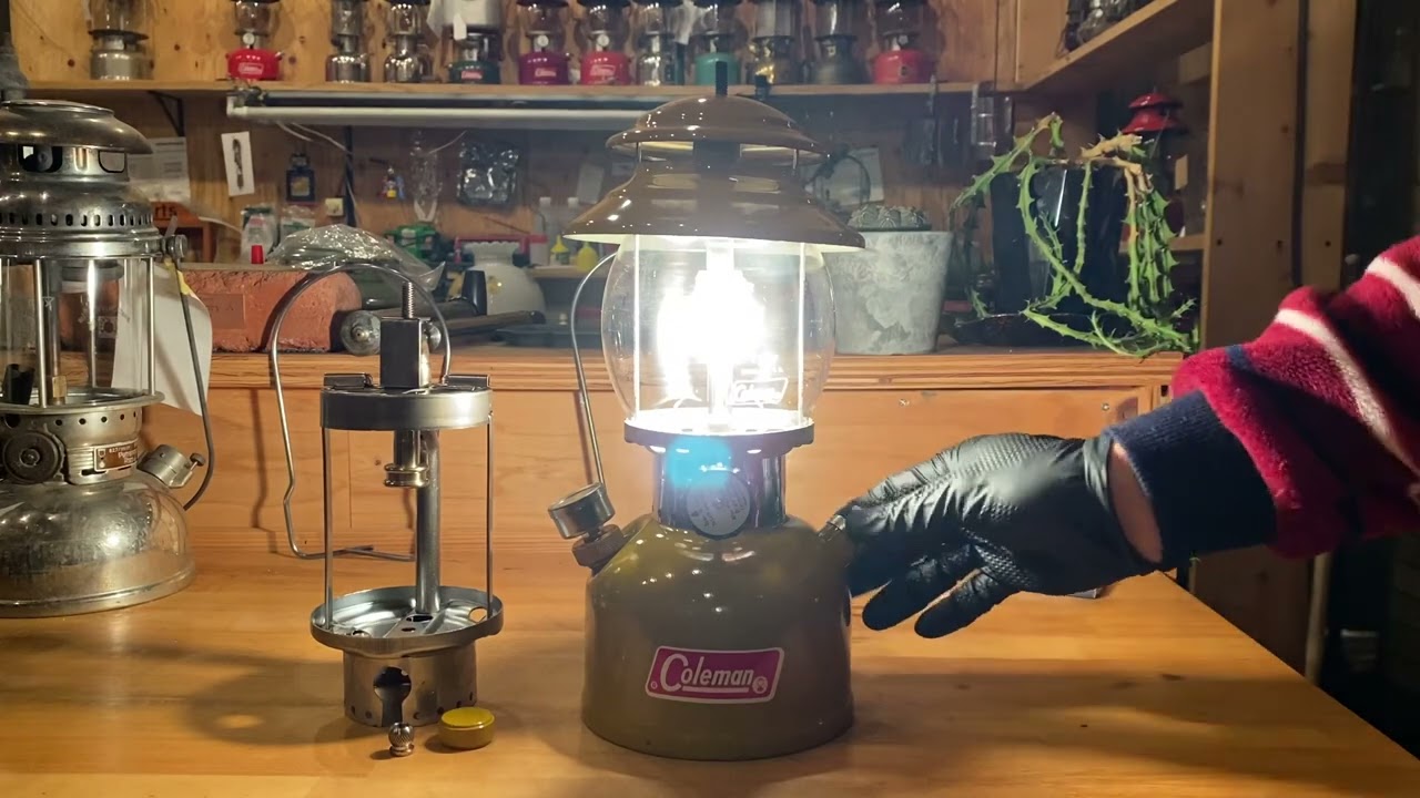 May.1972 Coleman 200A GOLD BOND vintage lantern Ignition 点火動画 May.1972 Coleman 200A GOLD BOND vintage lantern Ignition 点火動画