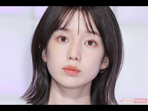 【おまけ付き】弘中綾香　直筆サイン入り生写真　テレビ朝日アナウンサー　女子アナ 弘中綾香アナ「TikTok」挑戦 セーラー服＆ナース姿も披露