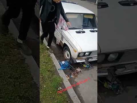 Ужасы нашего городка.Где-то на Украине прямо у дверей аптеки в которой продают метадон.