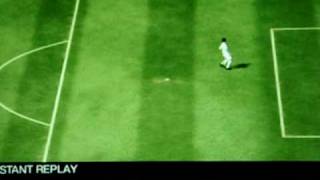 Fifa 09 Me scoring with my Ultimate Team from the half way line screenshot 5