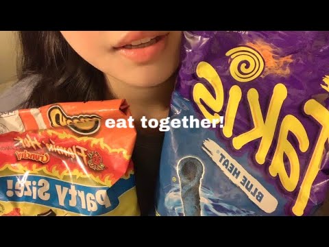 먹여주는ASMR | 친구한테 미국과자 먹여주기 (feeding you american snacks + mexican mazapán)