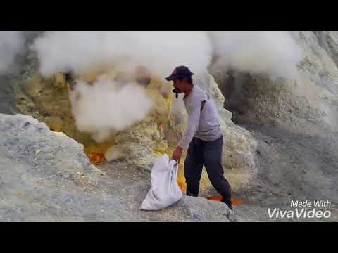 Video: Hoe om Indonesië se Blue Fire-vulkaan, Kawah Ijen, te besoek