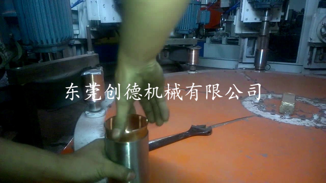 Automatic polishing machine for inner and outer wall of copper Cup