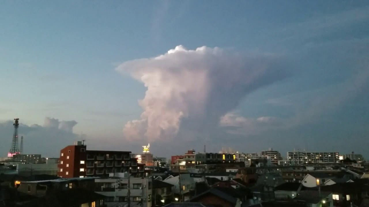 雷動画4 ラピュタ雲 18年8月26日18時39分 練馬区 Youtube 雷動画4 ラピュタ雲 18年8月26日18時39分 練馬区 Youtube