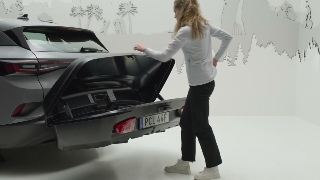 Thule Arcos Cargo Box - Instructional Video