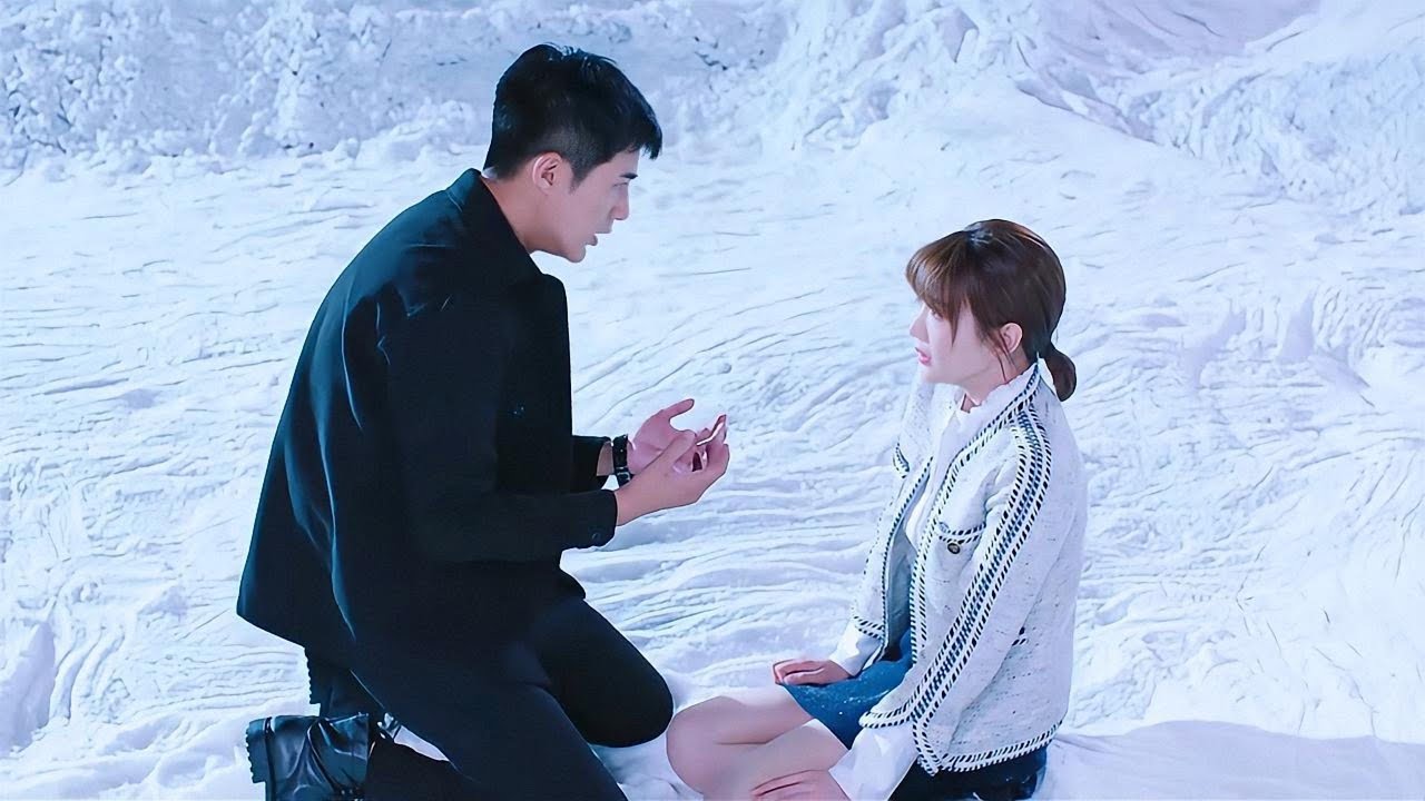 После смерти возлюбленного Золушка и прекрасный доктор помирились.