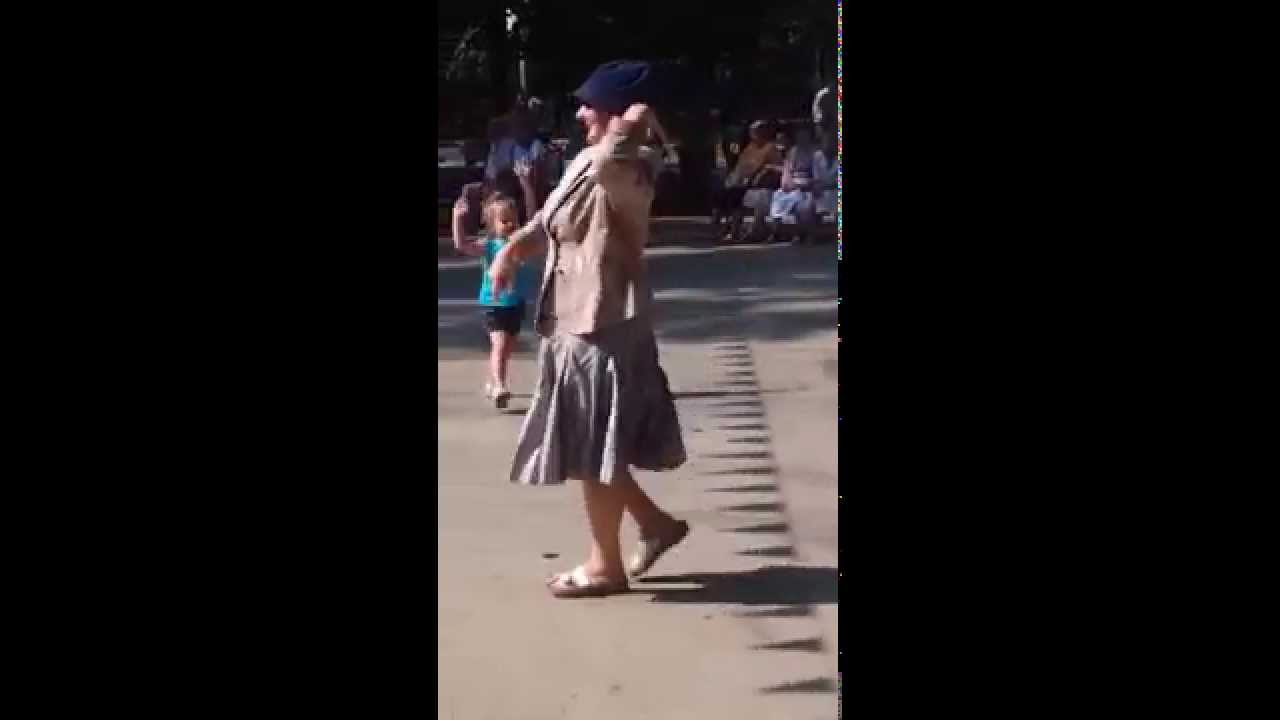 танцуют все, Crazy dancers! ‪