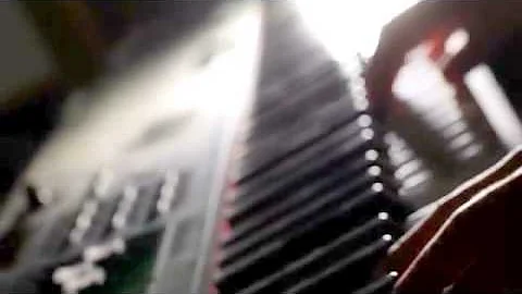 Titanium   David Guetta ft  Sia   Official Acoustic Music Video   Madilyn Bailey   on iTunes 1