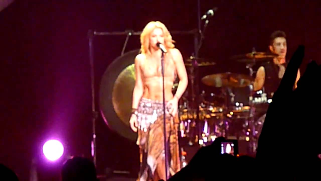 Ojos Asi - Shakira, Sun Comes Out Tour @ Madison Square Garden 9/21/10