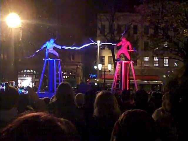 5N20.40 Tesla Coil - Demonstrations - Simon Fraser University